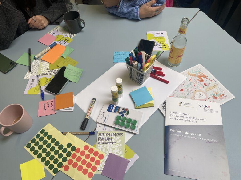 Ganz viel Materialen für die Entwicklung von Ideen.